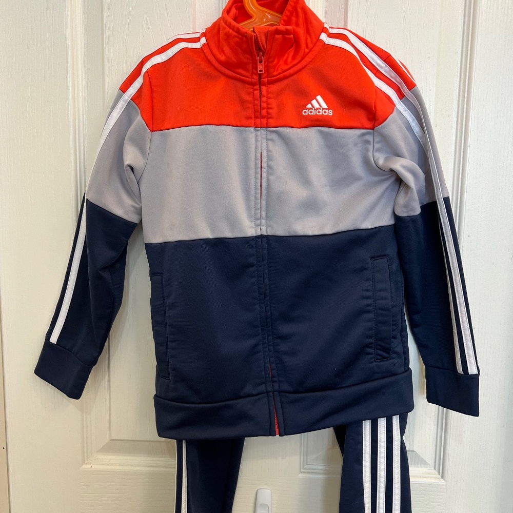 Adidas Unisex Tracksuit with zip up jacket and track pants block coloring